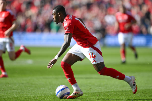 场上激烈对 场上激烈对