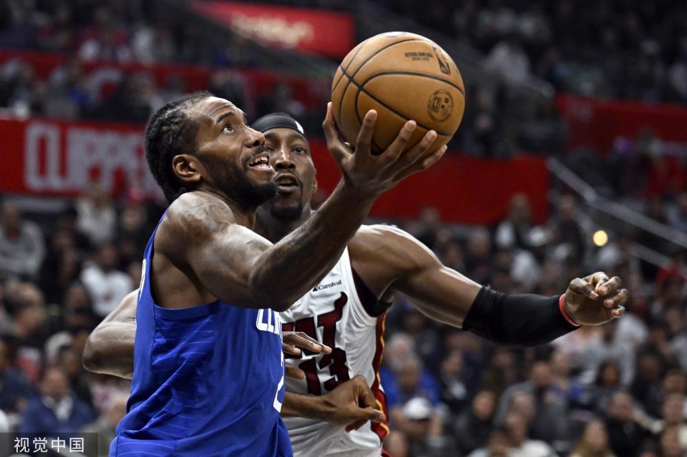 一个球员告 一个球员告